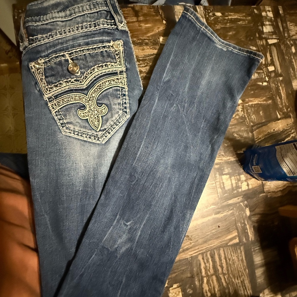Buckle Blue Skinny Jeans with Decorative Stitching